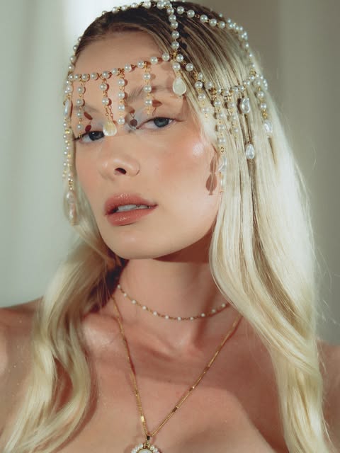 Bridal glam with pearl headpiece